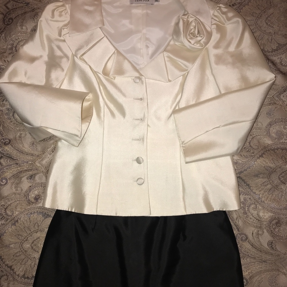 Suit skirt & blouse silk & wool
